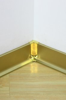 Златен цокъл