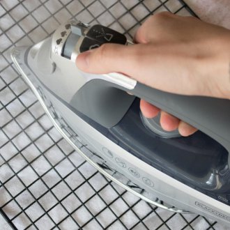 Почистване на желязо с тефлоново покритие