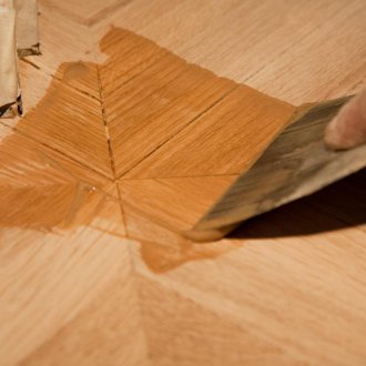 Dempul keras untuk kayu untuk parket