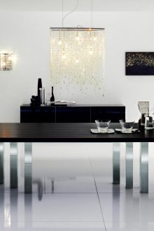 Голяма метална маса за хранене с черен плот