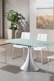 Минималистична трапезарна маса със стъклен плот