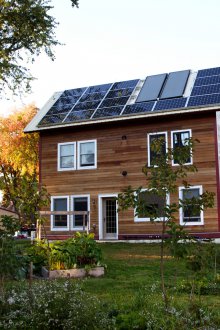 Слънчев колектор плосък