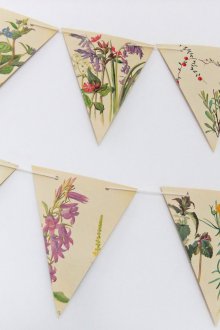 Гирлянд от хартия със знамена