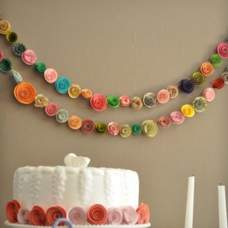 Гарланд с хартиени рози