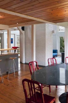 Овална маса за хранене с каменна плоча