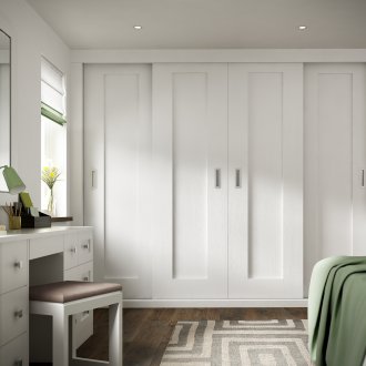 Вграден килер от масивна дървесина