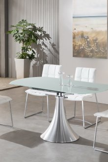 Трапезна маса, изработена от метал и стъкло