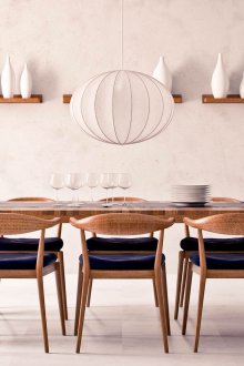 Кафява дървена маса за хранене