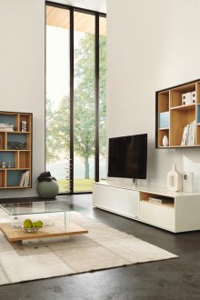 Дневна с два прозореца в частна къща