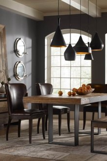 Дневна с два прозореца в интериора