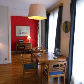 Холна трапезария с два прозореца