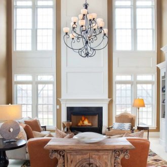 Дневна с два прозореца в селска къща