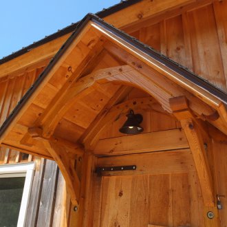 Visor above the entrance from the array