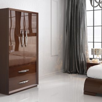 Лакирани мебели от орех