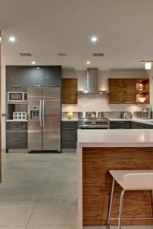 Кухненски шкафове с цвят на орех