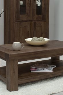 Орехова масичка за кафе