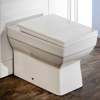 Компактна тоалетна с хоризонтален изход