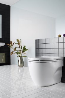 Компактна отоплена тоалетна