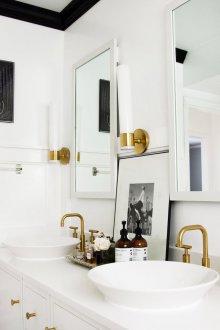 Акрилна мивка с формата на купа