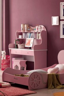 Черешов тапет в стая за малко момиченце