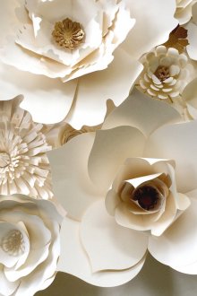 Цветя от бяла хартия