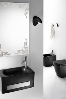 Черен тоалет с микролифт