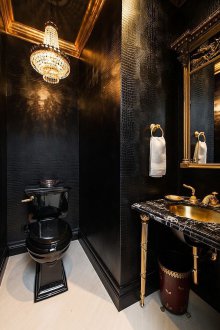 Черна тоалетна в стил Арт Нуво