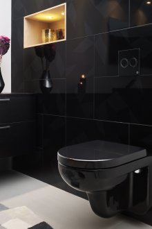 Черен тоалет в банята