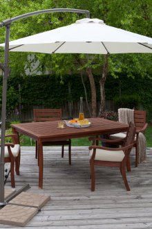 Градински чадър на стойка