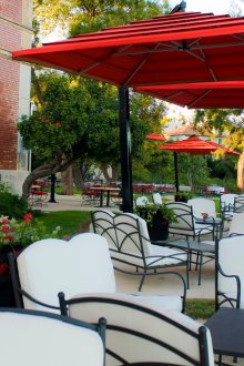 Градински чадър червен