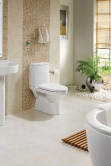 Tandas dengan outlet serong dan mikro-lif