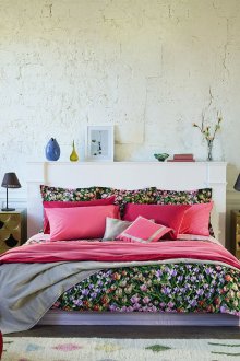 Боядисване над бяло легло