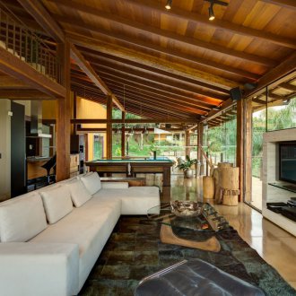 Вътрешна тераса на къщата