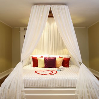 Романтичен декор на леглото