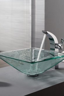 Стъклена мивка за баня