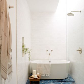 Modern bathroom without washbasin