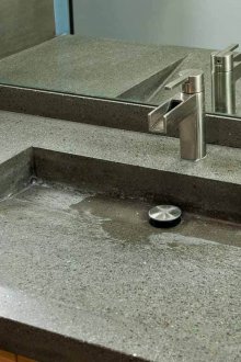 Вграден умивалник с гранитни плотове