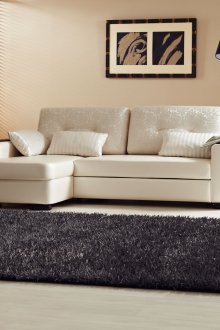 Малък бежов модулен диван