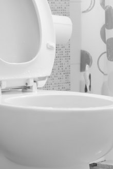 Tandas di bilik mandi