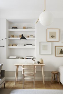 Светъл интериор на спалнята за тийнейджър