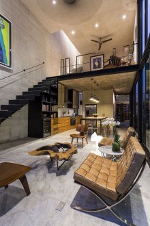 Маса на таванско помещение