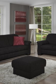 Два черни дивана и тахта в хола