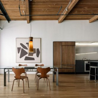 Стъклена таванска таванска маса