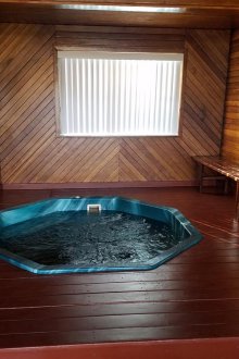 Шрифт за камък за баня