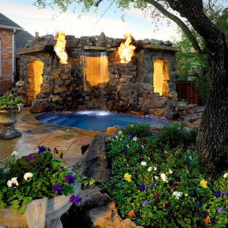 Озеленителна градина с водопад