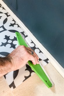 Полагане на винилови плочки