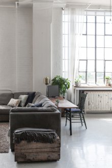 Черни тавански столове