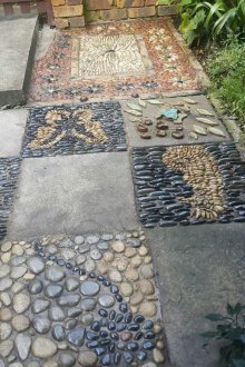 Платформа от малки камъни