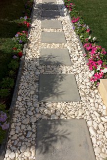 Тротоарните плочи сиви