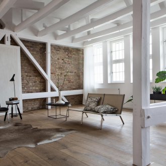 Minimalism in a loft studio